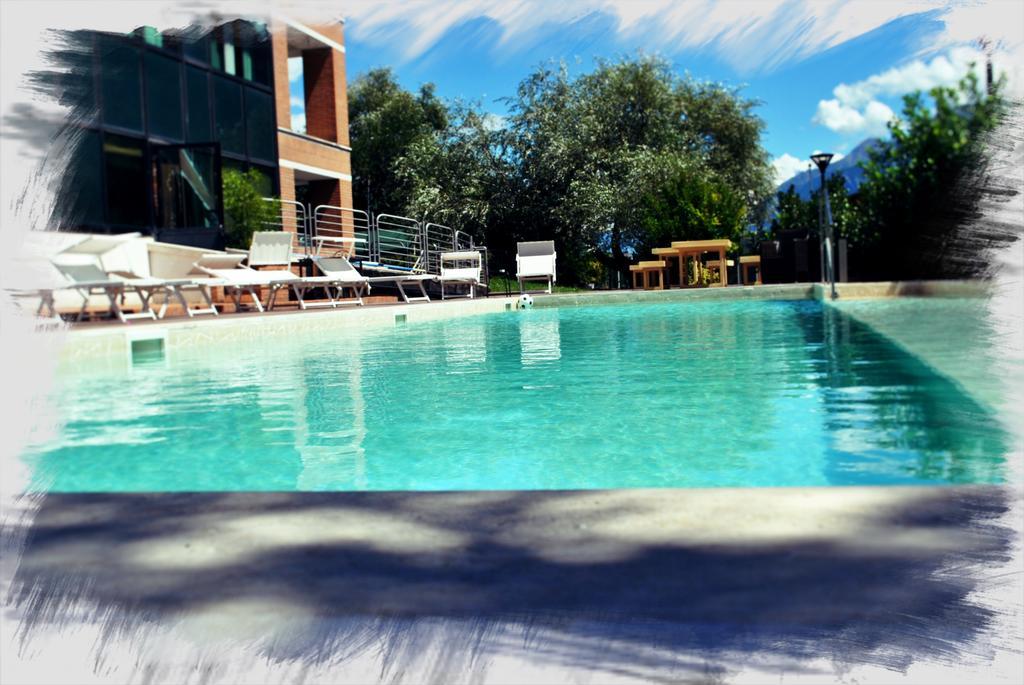 Hostellerie Du Cheval Blanc Aosta Bagian luar foto