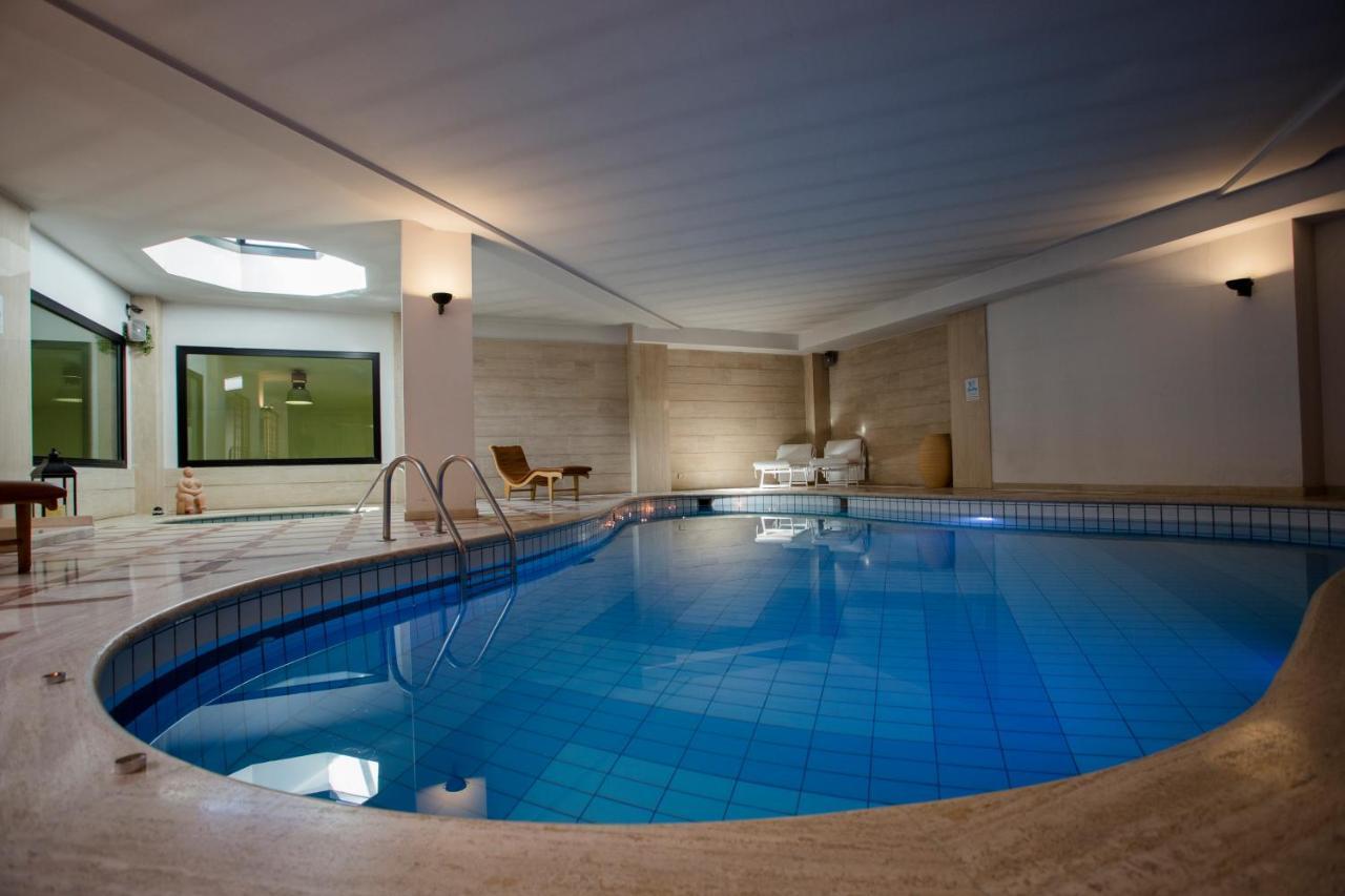 Hostellerie Du Cheval Blanc Aosta Bagian luar foto